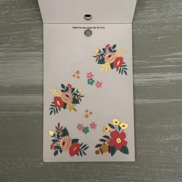 The Paper Studio Stickerbook - Picture 4 of 4